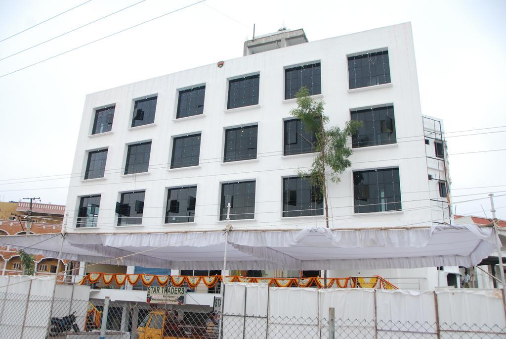 Hotel Neem Tree Hyderabad Airport เชมชาบัด ภายนอก รูปภาพ