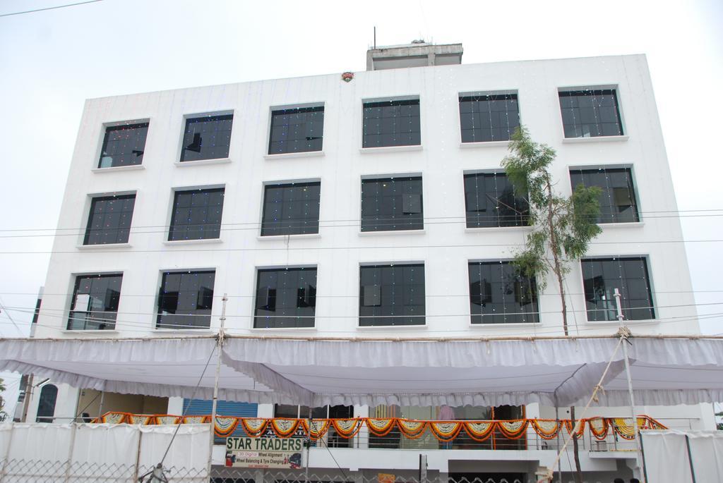 Hotel Neem Tree Hyderabad Airport เชมชาบัด ภายนอก รูปภาพ
