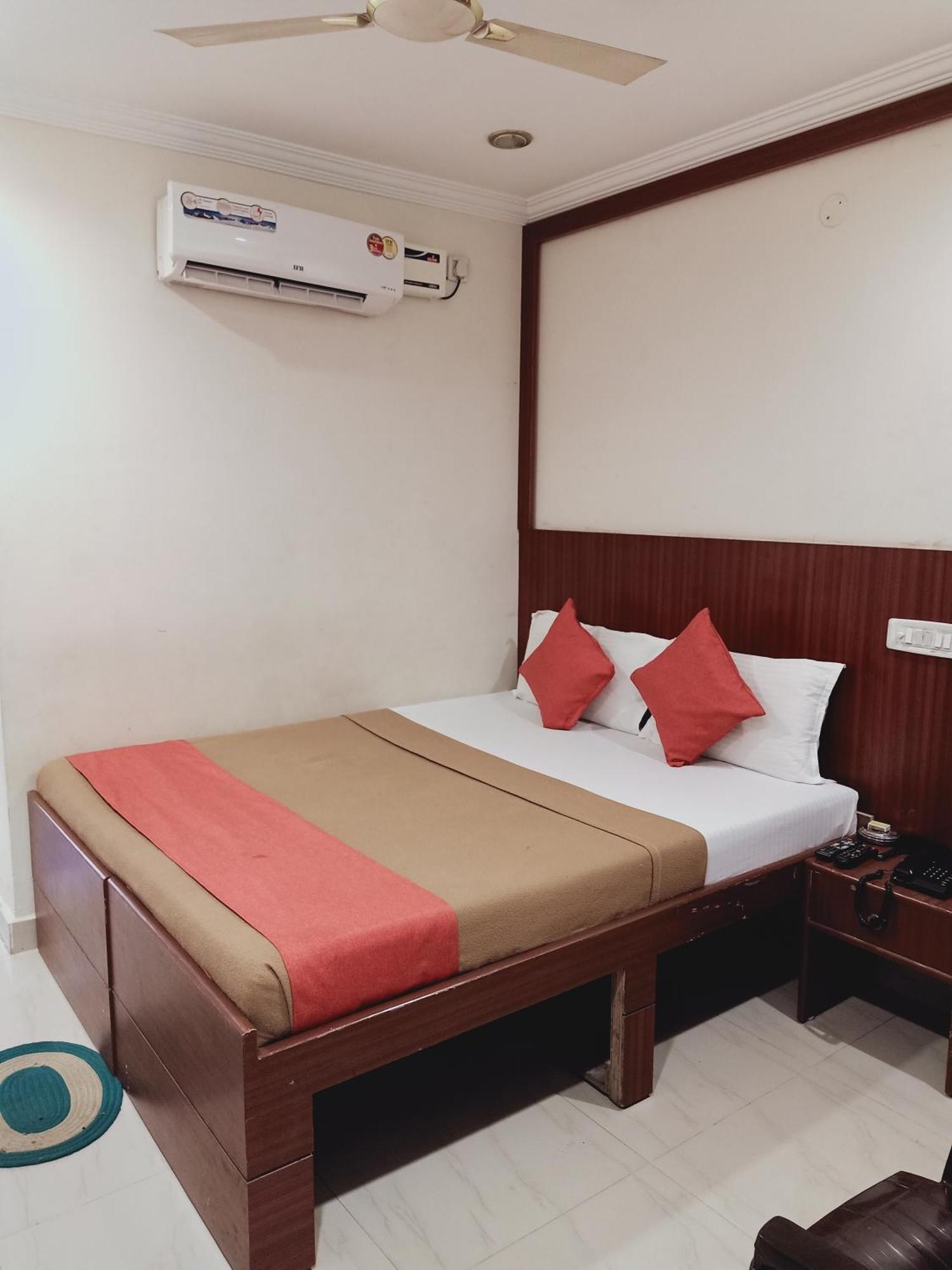 Hotel Neem Tree Hyderabad Airport เชมชาบัด ภายนอก รูปภาพ